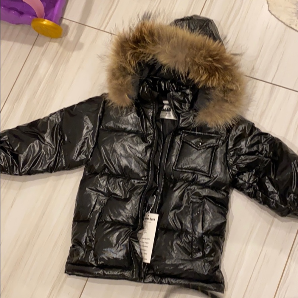 NWT Black down coat with fur hood Unisex